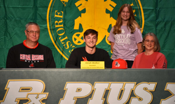 jonah walker student athlete signing fall 2021 3