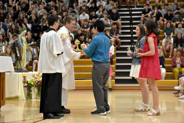 May Crowning Mass 15