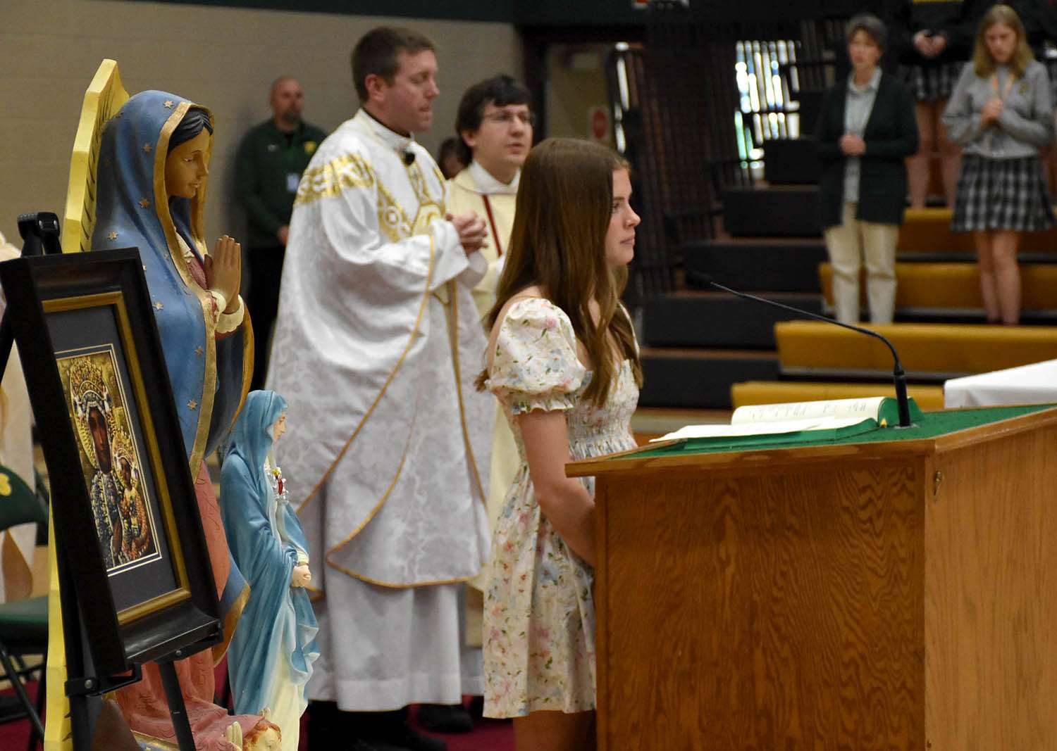 May Crowning Mass, with flowers from senior class Lincoln Pius X